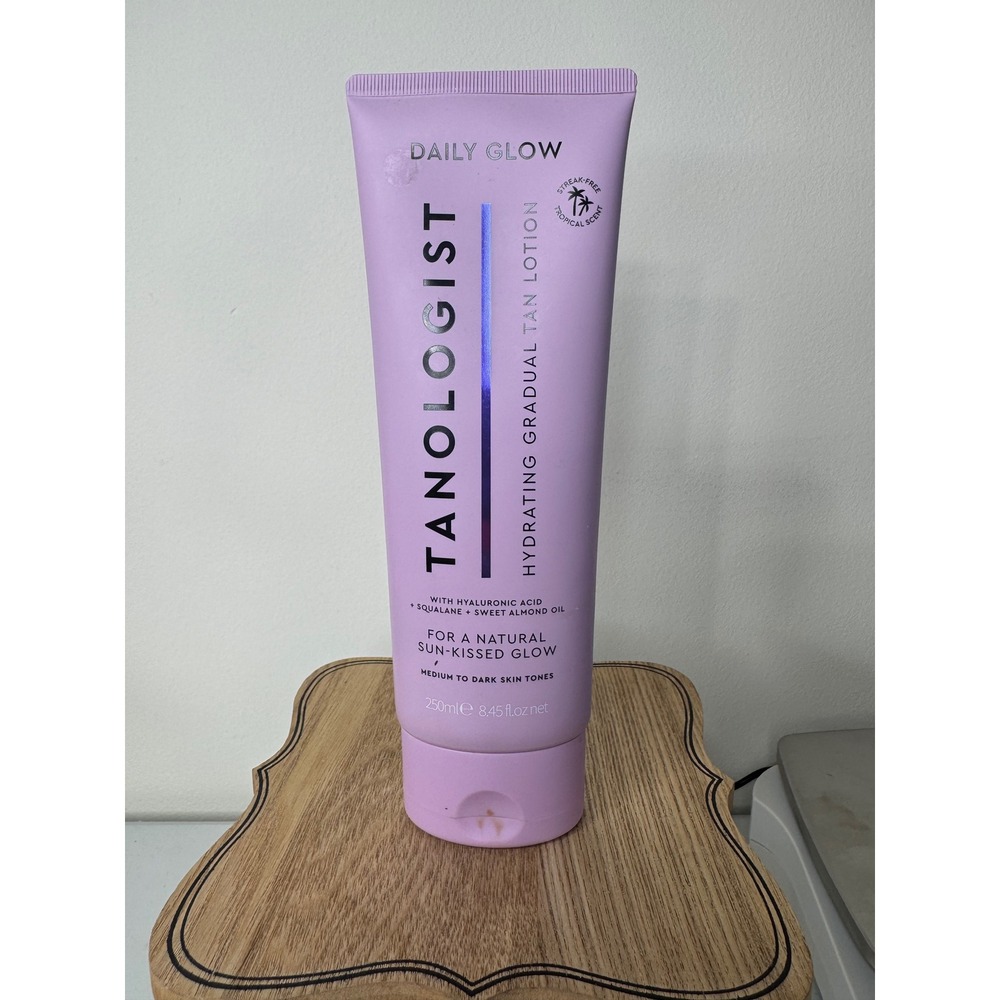 Tanologist Daily Glow Hydrating Gradual Tan Lotion Medium to Dark 8.45oz 250ml